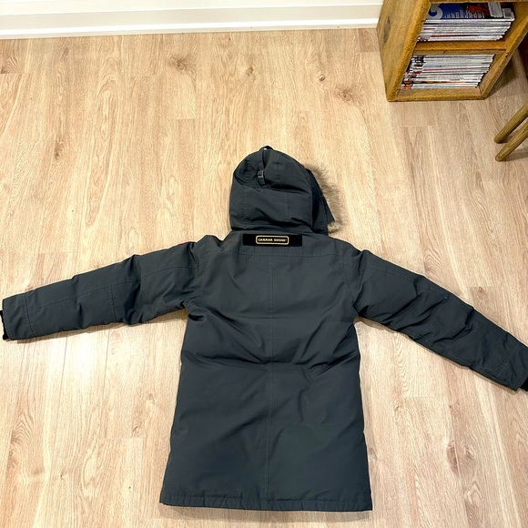 Canada Goose - Men’s Chateau Parka (Medium) - Picture 2 of 6